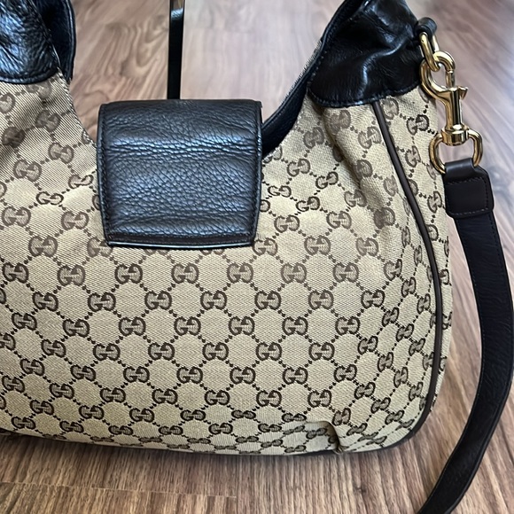 A151 - ๐ฏ % authentic Gucci shoulder bag - Picture 9 of 16